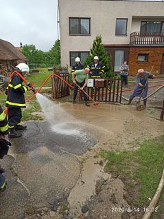 Výjezd zásahové jednotky na technickou pomoc do obce Řepníky
